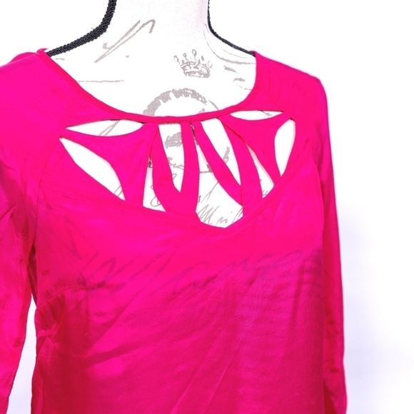 Maeve Anthropologie pink top cut out lightweight Festival cute blouse 💖2/$30 - Picture 6 of 8
